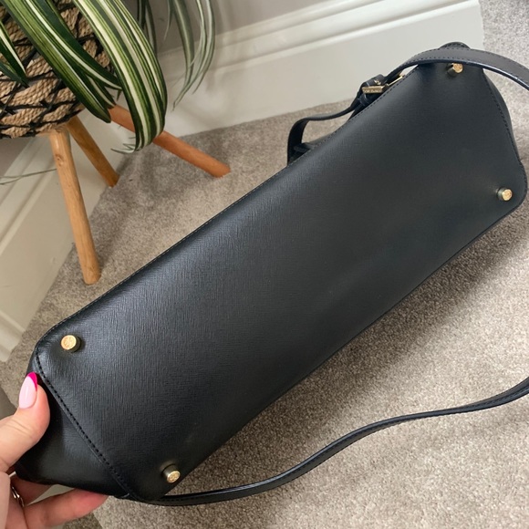 Tory Burch Robinson Tote - Picture 3 of 12